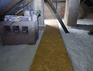 Zateplení bytového domu pomocí foukané izolace